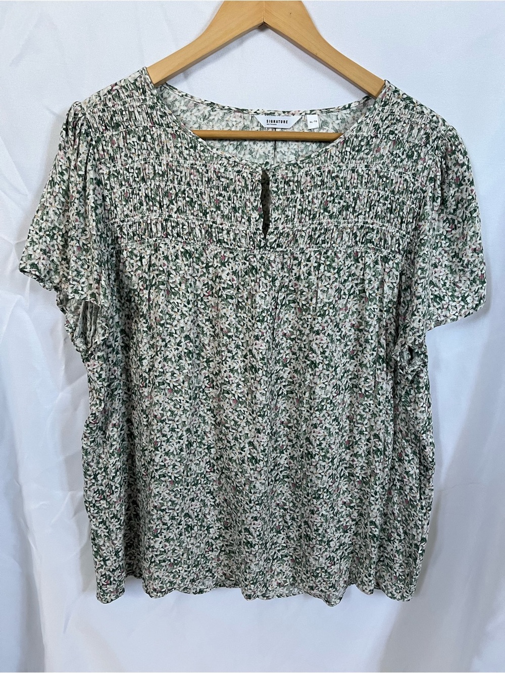Reitmans Green Floral Smocked Yoke Short Sleeve Blouse